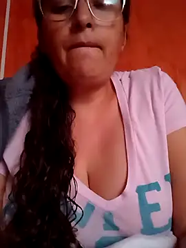 Snapshot of pechona chatting on April 5, 2026, 6:14 pm pechona online show from April 5, 2026, 6:14 pm