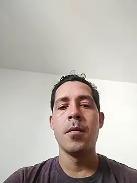 Gabriel leon33 online show from May 17, 2026, 8:20 pm