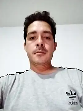 Gabriel leon33 online show from May 14, 2026, 10:51 pm