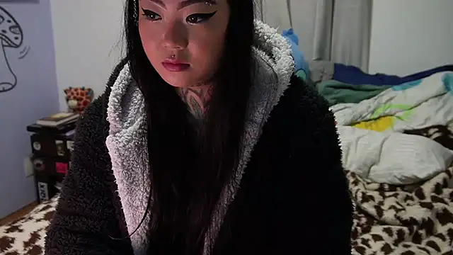 Snapshot of ChinesaTropical chatting on May 20, 2026, 1:02 am ChinesaTropical online show from May 20, 2026, 1:02 am