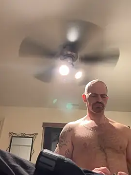 Snapshot of whitelioncody chatting on April 25, 2026, 5:54 am whitelioncody online show from April 25, 2026, 5:54 am