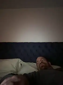 Snapshot of whitelioncody chatting on April 22, 2026, 5:25 am whitelioncody online show from April 22, 2026, 5:25 am