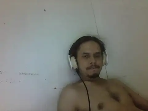 Snapshot of Raku2386 chatting on April 14, 2026, 5:45 am Raku2386 online show from April 14, 2026, 5:45 am