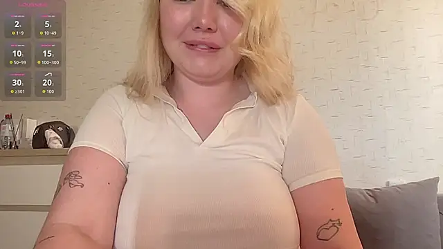cutiejuliee online show from July 20, 2026, 1:46 pm