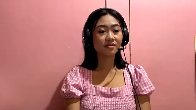 Snapshot of IndiraBrieger chatting on March 26, 2026, 2:10 am IndiraBrieger online show from March 26, 2026, 2:10 am