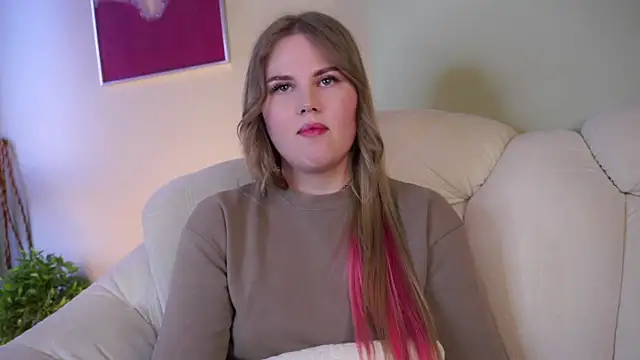 PaulinaBigley online show from April 7, 2026, 11:45 am