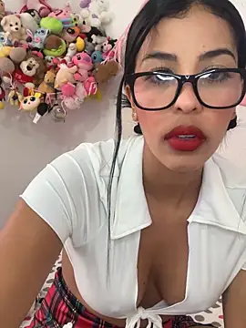Snapshot of Valerie-S chatting on April 10, 2026, 1:40 pm Valerie-S online show from April 10, 2026, 1:40 pm