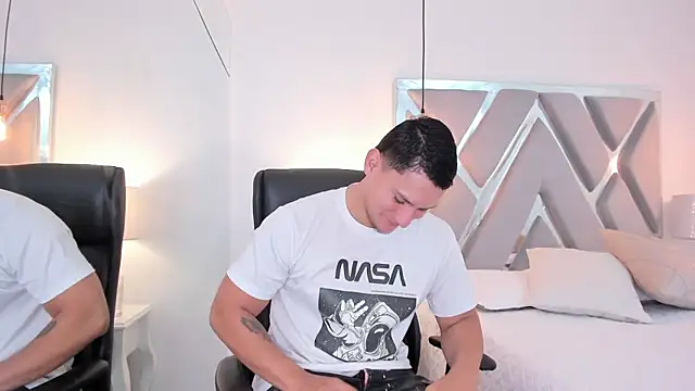 Chriss Diamond online show from May 1, 2026, 8:36 pm