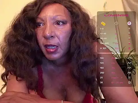 Snapshot of LingLingX chatting on June 25, 2026, 12:30 am LingLingX online show from June 25, 2026, 12:30 am
