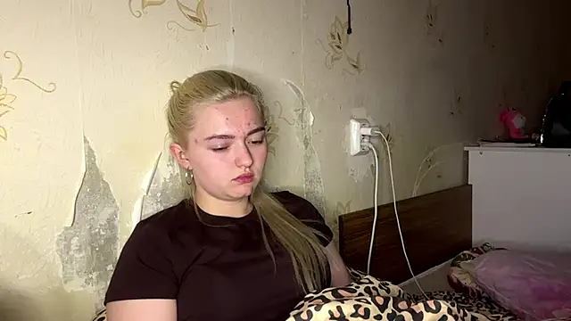 Sophia Blonde online show from April 24, 2026, 1:18 am