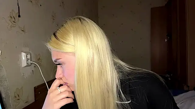 Sophia Blonde online show from May 27, 2026, 3:30 pm