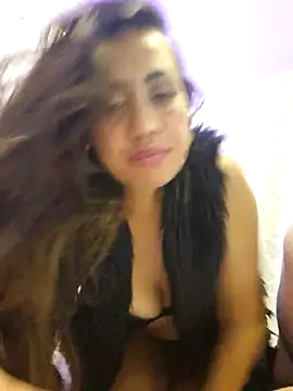 Snapshot of LASEXbellaX chatting on April 27, 2026, 3:15 am LASEXbellaX online show from April 27, 2026, 3:15 am