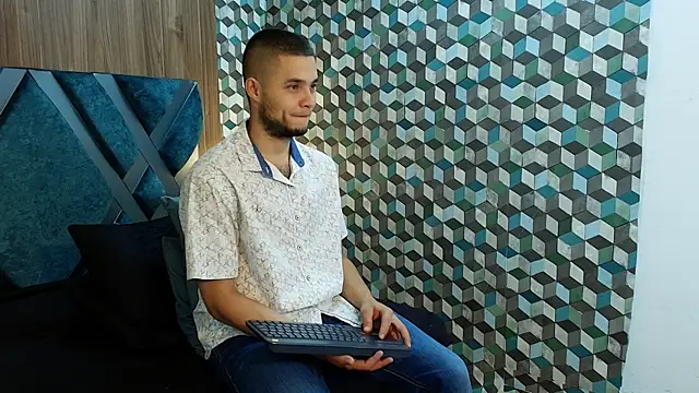 Joaho Fernandez online show from June 14, 2026, 9:49 pm