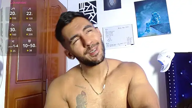 Snapshot of romanpearce_ chatting on June 12, 2026, 4:49 pm romanpearce online show from June 12, 2026, 4:49 pm