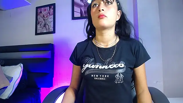 Snapshot of Fenixx_19 chatting on March 25, 2026, 1:21 pm Fenixx 19 online show from March 25, 2026, 1:21 pm