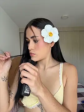 Snapshot of SerenaFox_ chatting on April 22, 2026, 4:58 pm SerenaFox online show from April 22, 2026, 4:58 pm