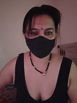 HeartlessGirl online show from June 22, 2026, 3:36 am
