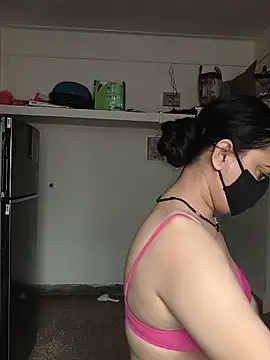 HeartlessGirl online show from May 25, 2026, 3:17 am