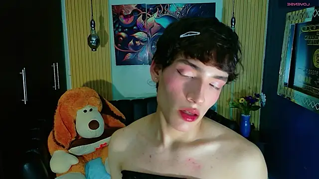 Snapshot of IsaacNovaa chatting on April 13, 2026, 8:24 pm IsaacNovaa online show from April 13, 2026, 8:24 pm