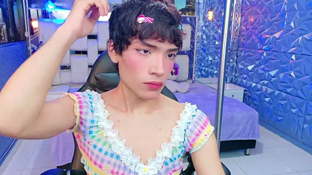 Snapshot of IsaacNovaa chatting on April 25, 2026, 12:30 pm IsaacNovaa online show from April 25, 2026, 12:30 pm