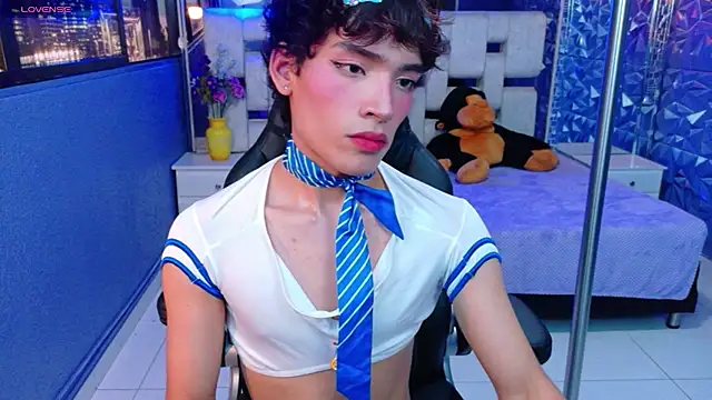 Snapshot of IsaacNovaa chatting on May 7, 2026, 8:01 pm IsaacNovaa online show from May 7, 2026, 8:01 pm