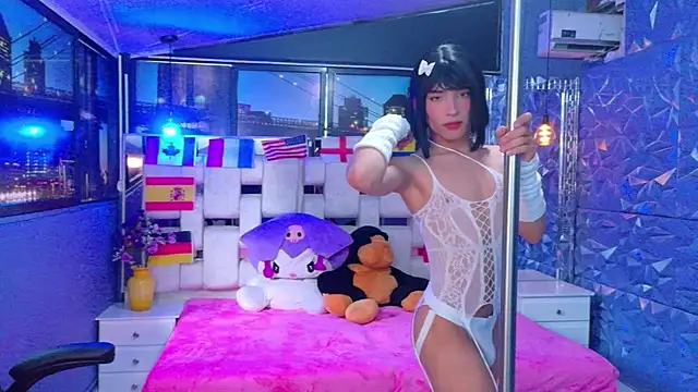 Snapshot of IsaacNovaa chatting on June 15, 2026, 8:19 pm IsaacNovaa online show from June 15, 2026, 8:19 pm