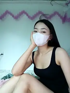 Xiangchuu online show from May 6, 2026, 5:55 am