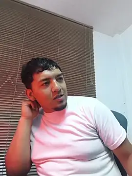 Snapshot of Itsdavidxxx chatting on April 18, 2026, 11:49 pm Itsdavidxxx online show from April 18, 2026, 11:49 pm