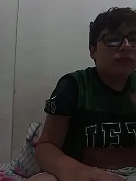 Snapshot of upssamuuu chatting on May 2, 2026, 8:03 pm upssamuuu online show from May 2, 2026, 8:03 pm
