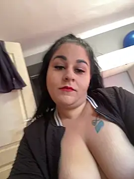 Snapshot of Szandra26 chatting on May 18, 2026, 3:50 pm Szandra26 online show from May 18, 2026, 3:50 pm