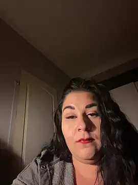 Snapshot of Szandra26 chatting on May 10, 2026, 10:33 pm Szandra26 online show from May 10, 2026, 10:33 pm