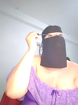 Big as-big online show from May 5, 2026, 9:29 pm