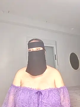 Snapshot of Big_as-big chatting on April 12, 2026, 6:44 pm Big as-big online show from April 12, 2026, 6:44 pm