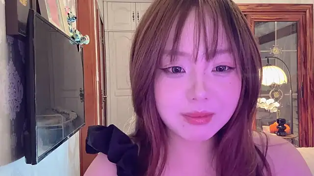 thelittlexx online show from May 14, 2026, 7:49 am