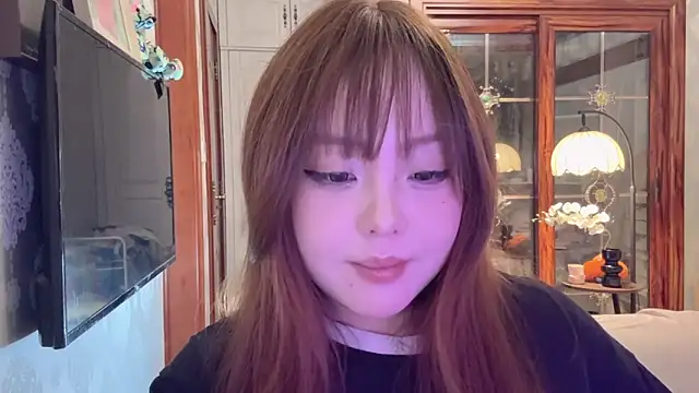thelittlexx online show from May 13, 2026, 7:37 am