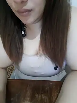 Snapshot of bazol_mamhon chatting on April 3, 2026, 10:11 am bazol mamhon online show from April 3, 2026, 10:11 am