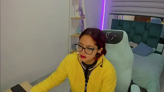Sara Red X online show from April 23, 2026, 3:24 am