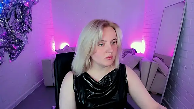 Snapshot of KathyBriggs chatting on May 30, 2026, 5:03 am KathyBriggs online show from May 30, 2026, 5:03 am