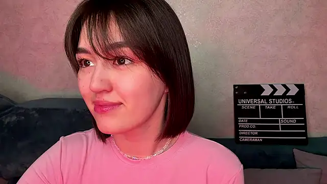 Snapshot of lilysolar chatting on May 10, 2026, 5:26 pm lilysolar online show from May 10, 2026, 5:26 pm