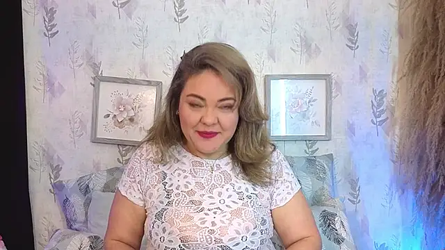 Natashablade   online show from May 13, 2026, 11:39 am