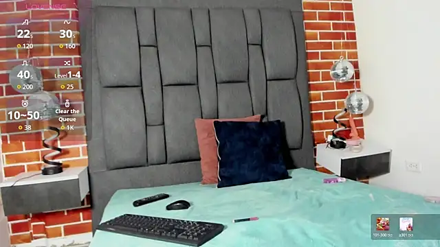 Snapshot of luxuryheavenn chatting on May 4, 2026, 8:55 pm luxuryheavenn online show from May 4, 2026, 8:55 pm