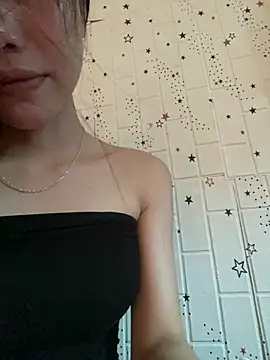 Snapshot of Mi-Lani chatting on April 4, 2026, 2:18 am Mi-Lani online show from April 4, 2026, 2:18 am