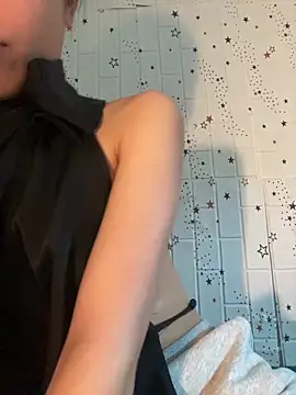 Snapshot of Mi-Lani chatting on April 10, 2026, 3:35 am Mi-Lani online show from April 10, 2026, 3:35 am