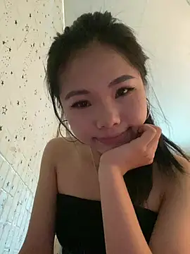 Snapshot of Mi-Lani chatting on March 31, 2026, 5:20 am Mi-Lani online show from March 31, 2026, 5:20 am