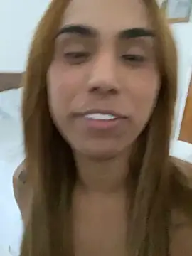 Snapshot of Jullyanaximeness chatting on May 22, 2026, 10:35 am Jullyanaximeness online show from May 22, 2026, 10:35 am