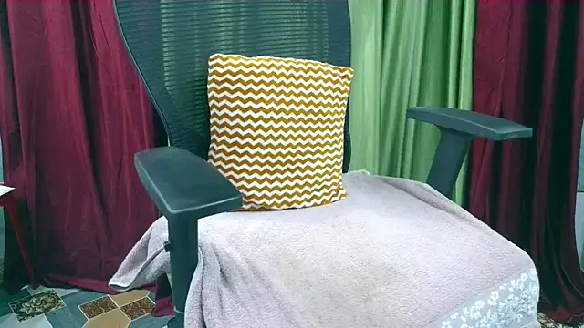 Snapshot of Apki_Nisha chatting on May 4, 2026, 10:29 am Apki Nisha online show from May 4, 2026, 10:29 am