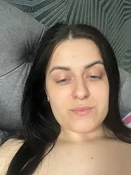 Snapshot of Velliaa chatting on May 19, 2026, 12:01 pm Velliaa online show from May 19, 2026, 12:01 pm