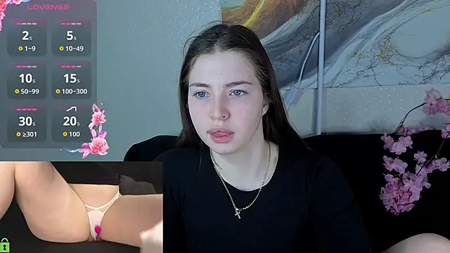 Snapshot of honey_cherrry chatting on April 28, 2026, 1:48 am honey cherrry online show from April 28, 2026, 1:48 am