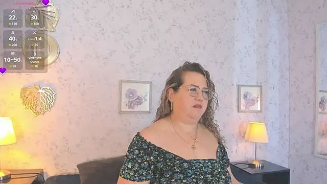 Snapshot of Martinacurvy_ chatting on June 4, 2026, 10:20 am Martinacurvy online show from June 4, 2026, 10:20 am