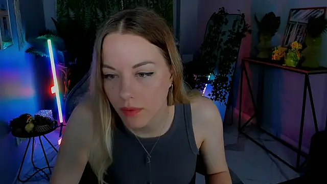 VireliaMoonfall online show from June 16, 2026, 6:46 am